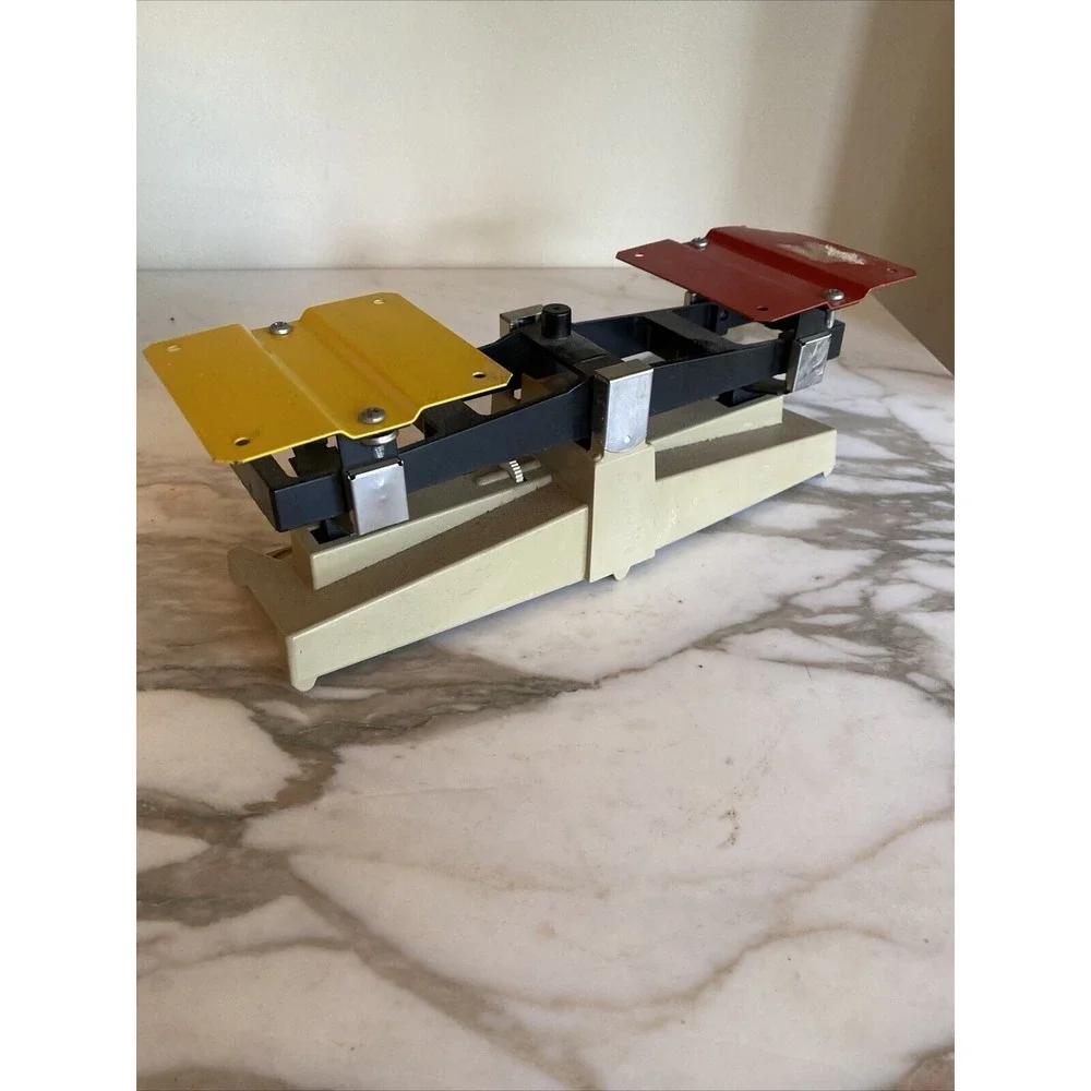 Ohaus Triple Beam Balance Scale With Red & Yellow Plates